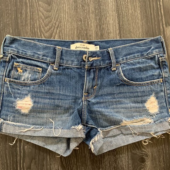 Abercrombie~Ripped Jean Shorts~Mid Wash - Picture 1 of 3